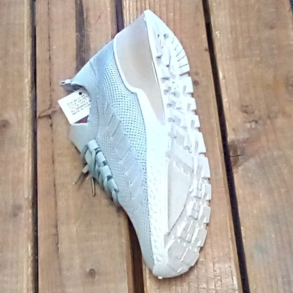 Women’s Tennis shoes - Picture 6 of 6